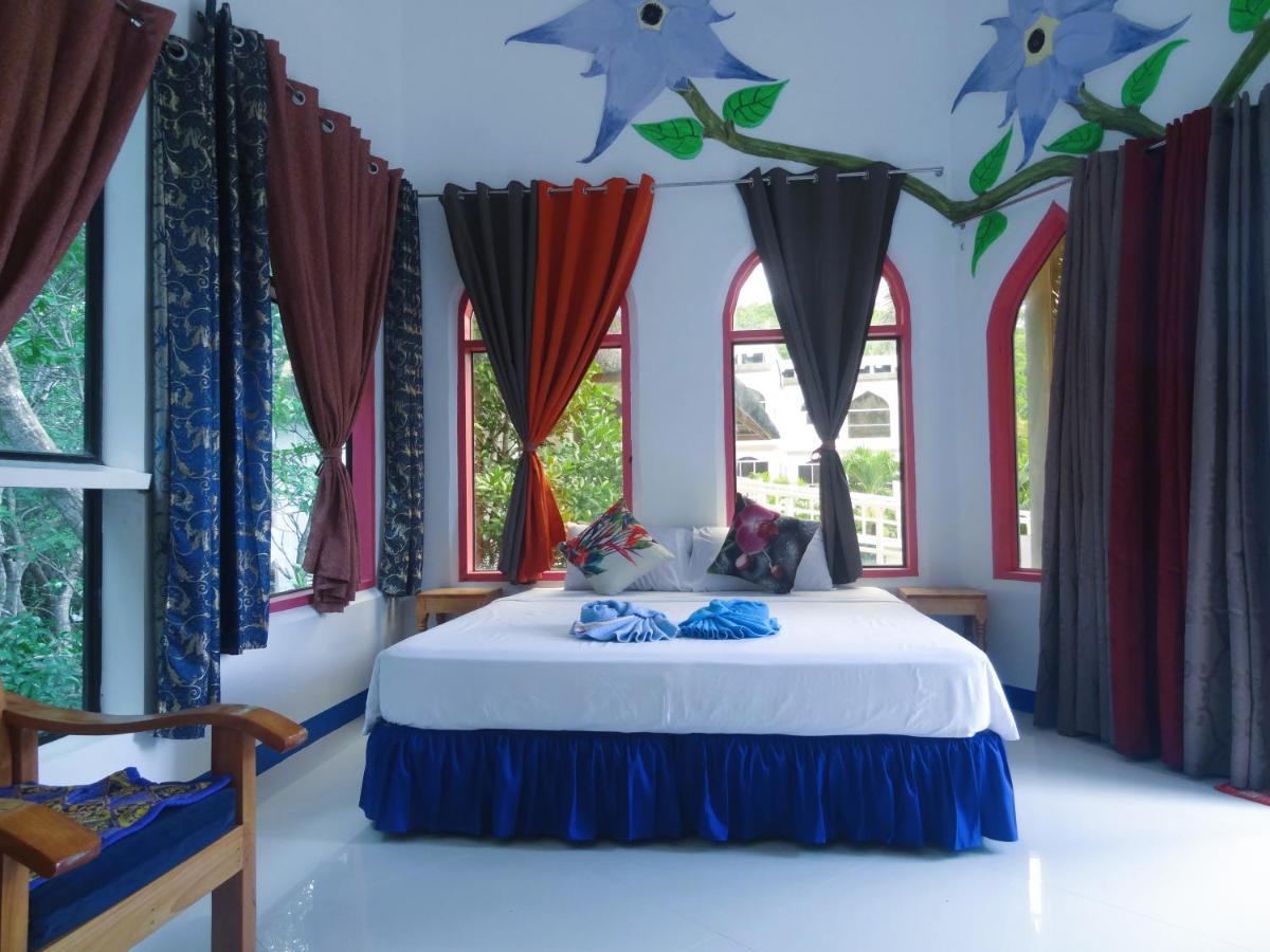 Mg Chateau Resort El Nido Exterior photo