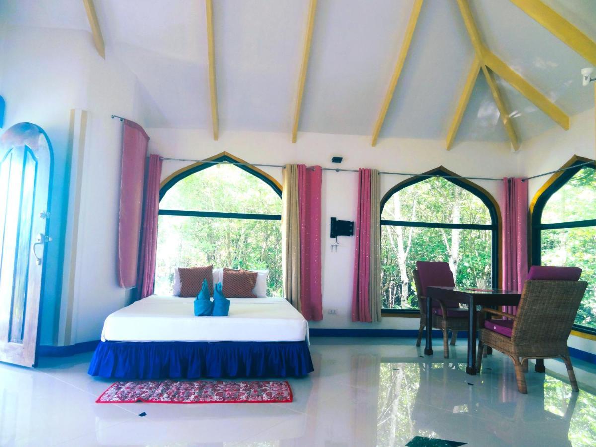 Mg Chateau Resort El Nido Exterior photo